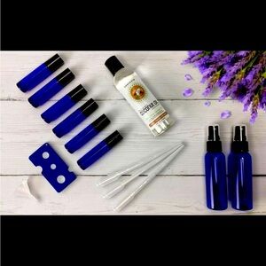 Essenzia's Carrier Oil Essentials Kit. Includes 4oz bottle of Coconut Oil.
